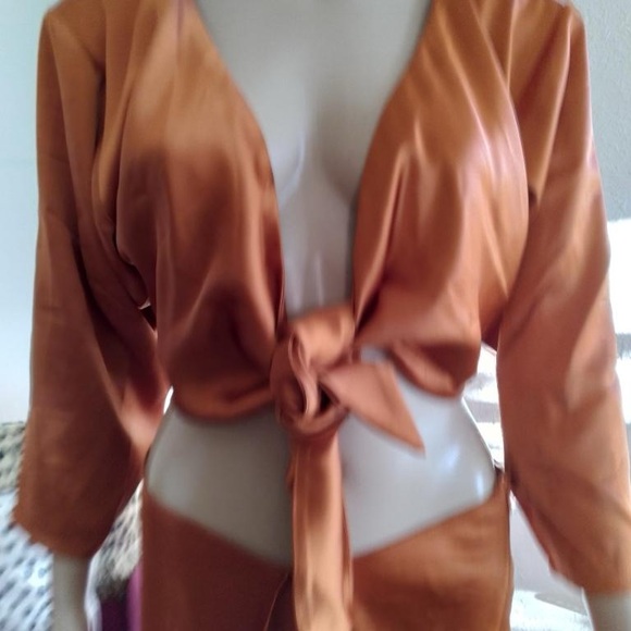 by Egreis 2 piece set. Heavy Satin material. Adjustable tie up crop top. NEW! - Picture 4 of 9
